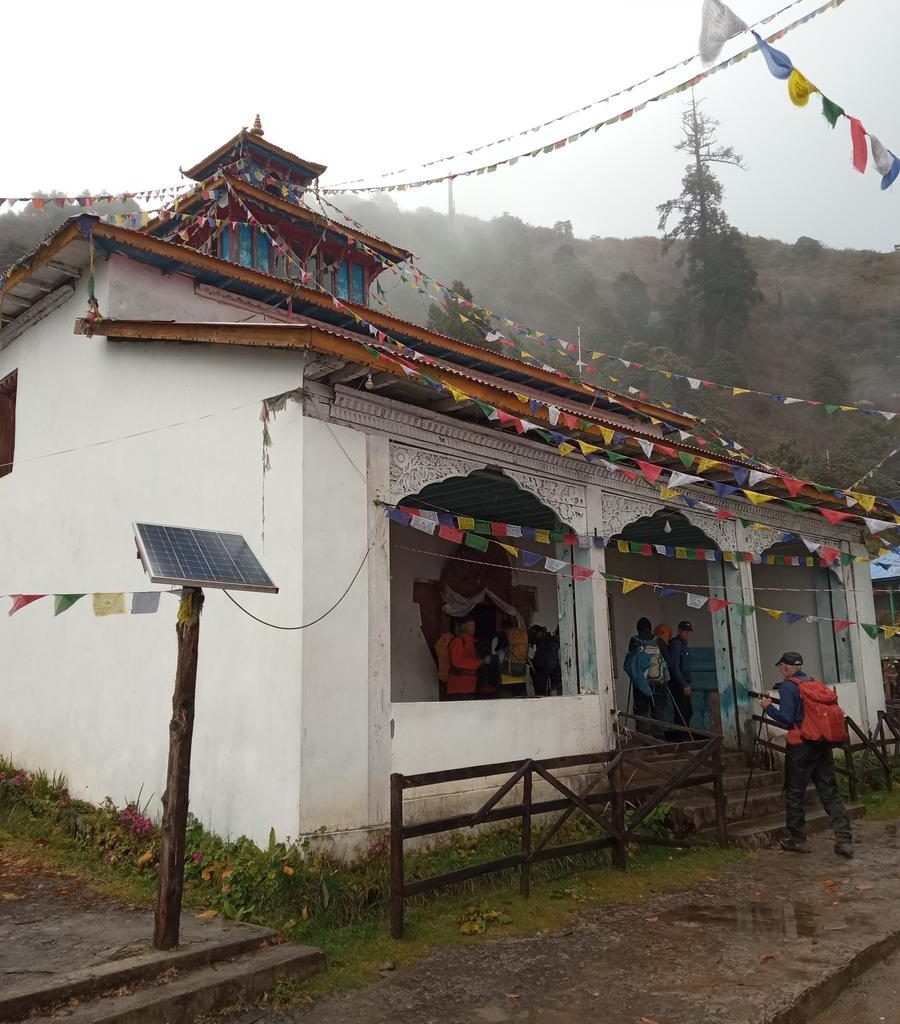 Shin Gompa to Dhunche - Gosainkunda trek.